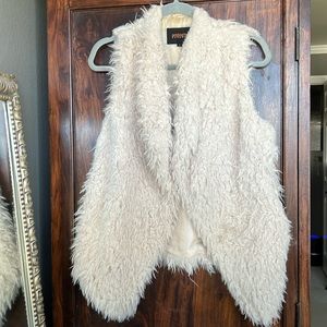 Women’s Faux Sherpa Vest - S